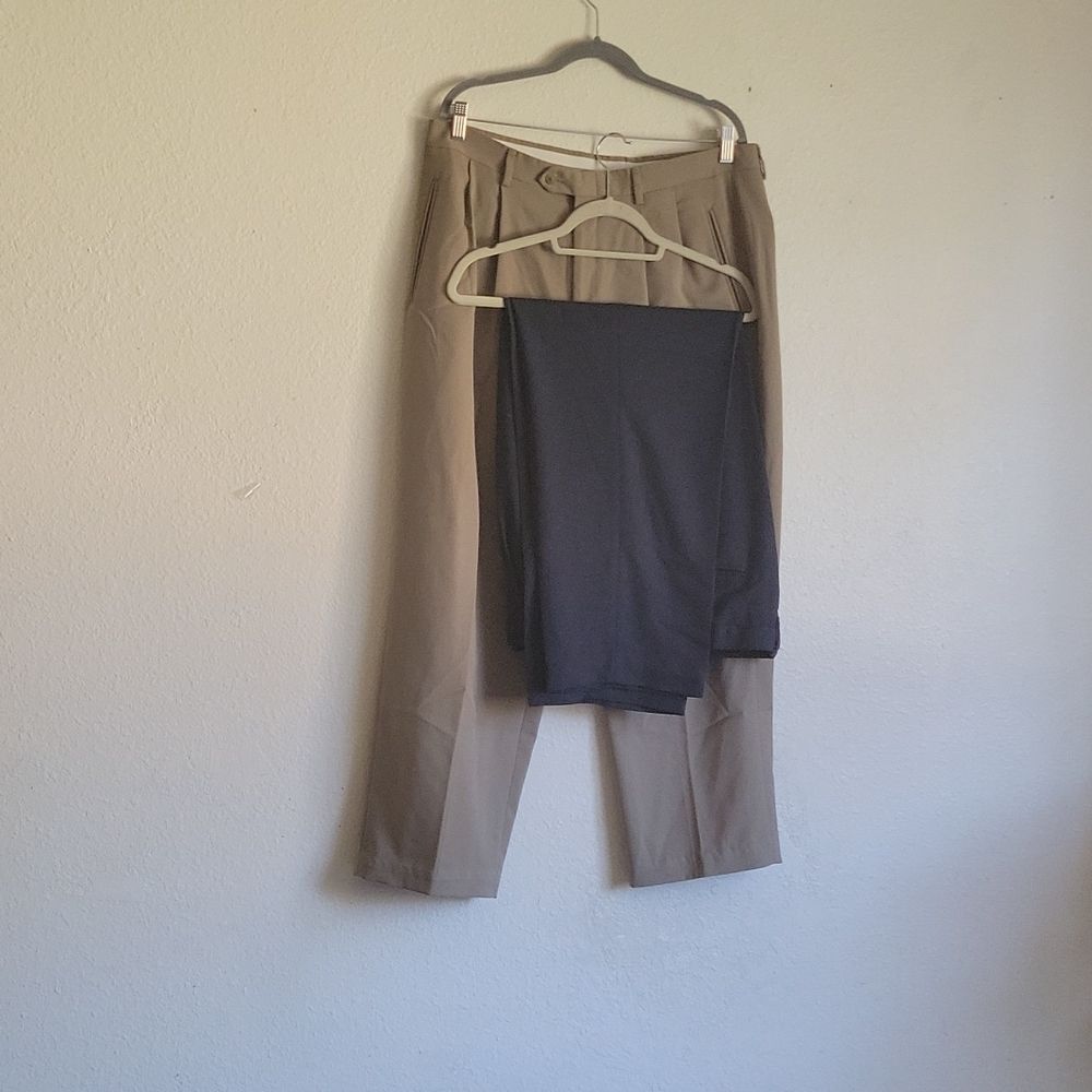 CLAIRBONE 2 pants size 38x30 1 cream 1 navy blue - Picture 4 of 16